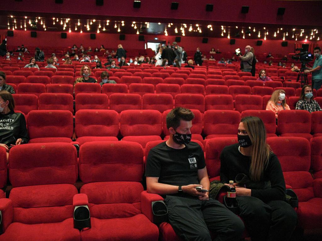 В Нижегородской области увеличено максимально разрешенное число посетителей театров, кинотеатров и спортсекций
