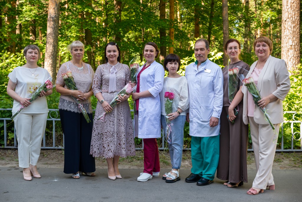 Сотрудникам Выксунской ЦРБ вручили награды ко Дню медработника
