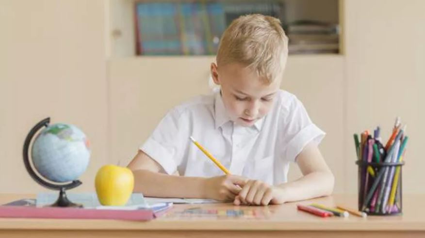 Путин подписал указ о единовременной помощи родителям школьников