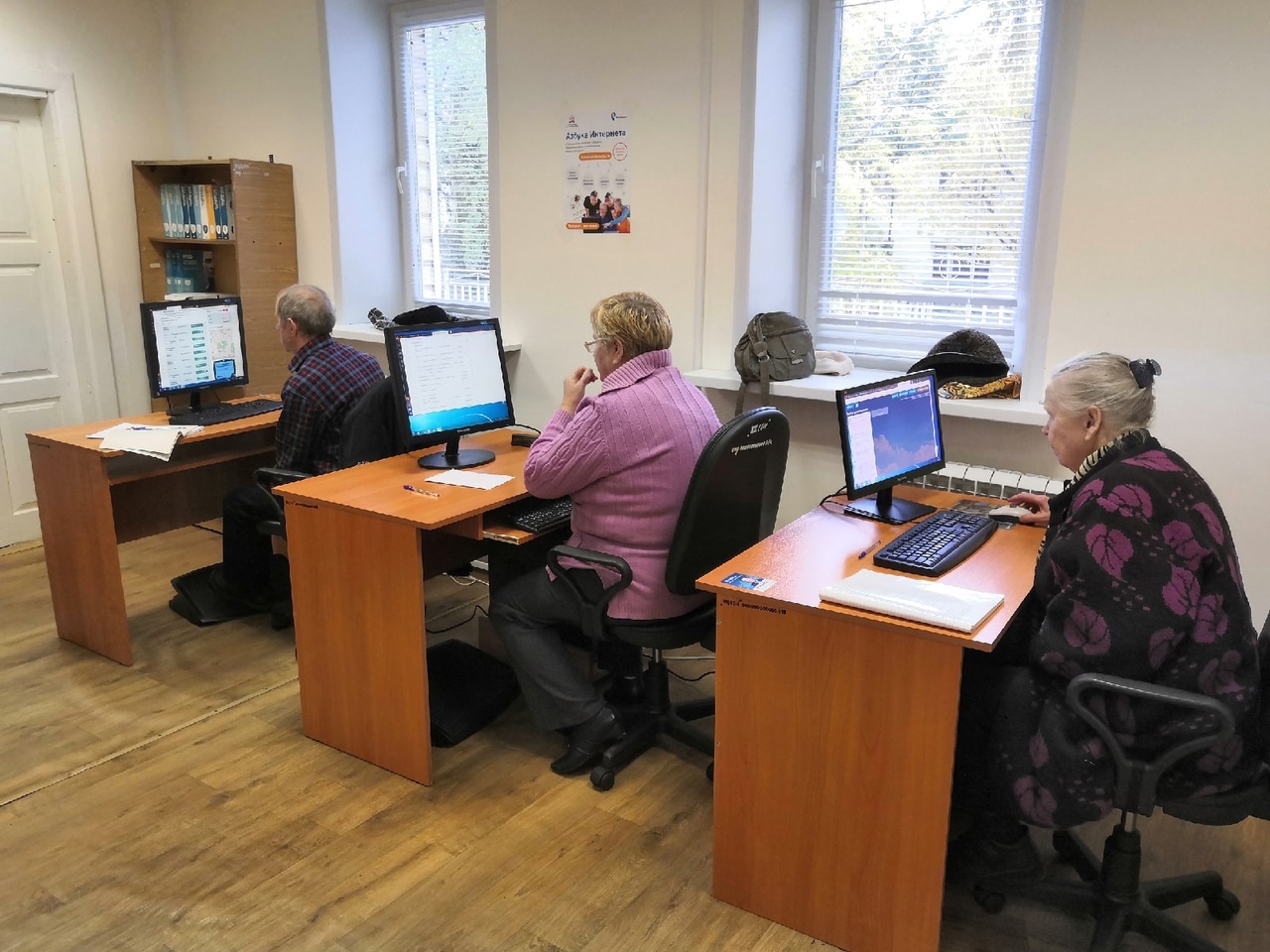В Выксе прошли компьютерные курсы для пенсионеров