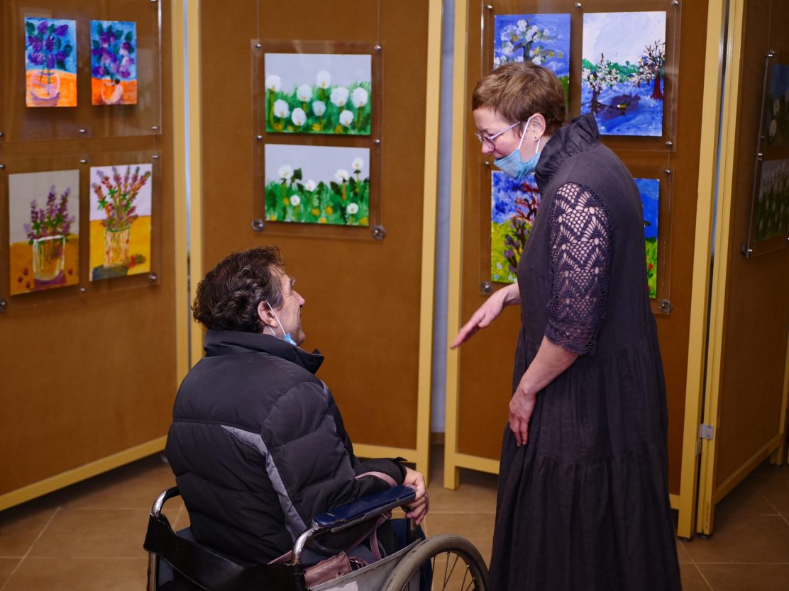 Участники общества молодых инвалидов «Эдельвейс» представили выставку в музее истории ВМЗ