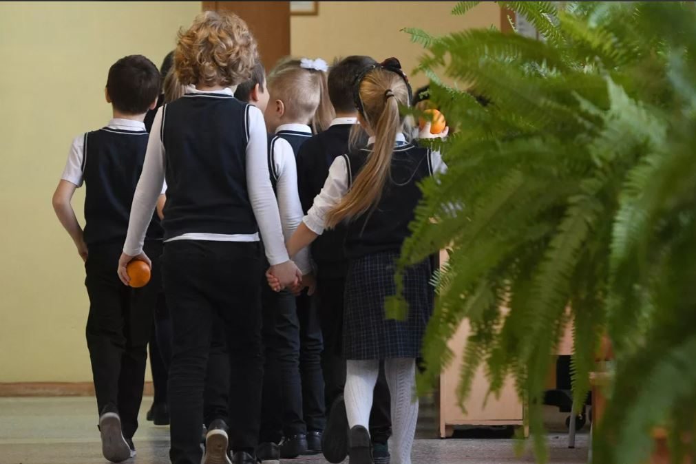 Российские школьники начнут изучать историю с первого класса
