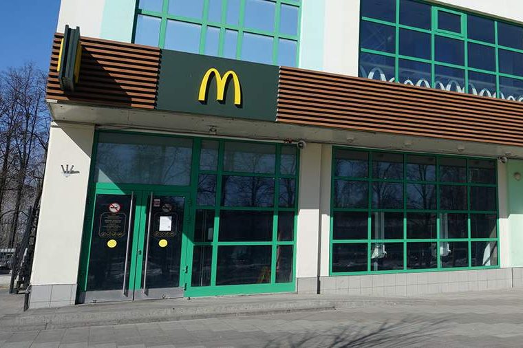 McDonald's может заработать в России под другим брендом