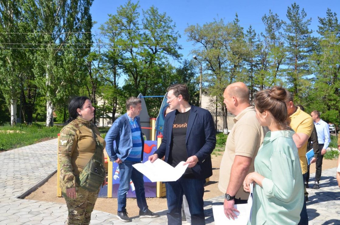 Делегация Нижегородской области посетила социальные и инфраструктурные объекты Большого Харцызска (ДНР)