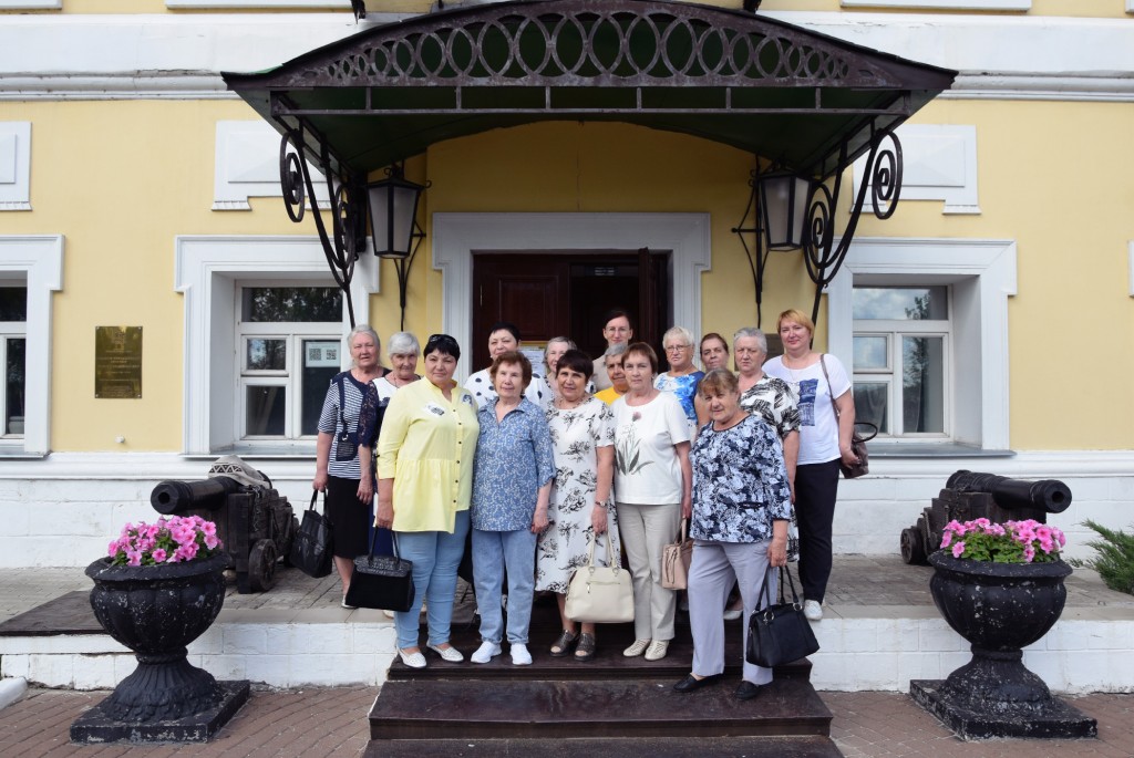 Медики отправились на бесплатную экскурсию в музей