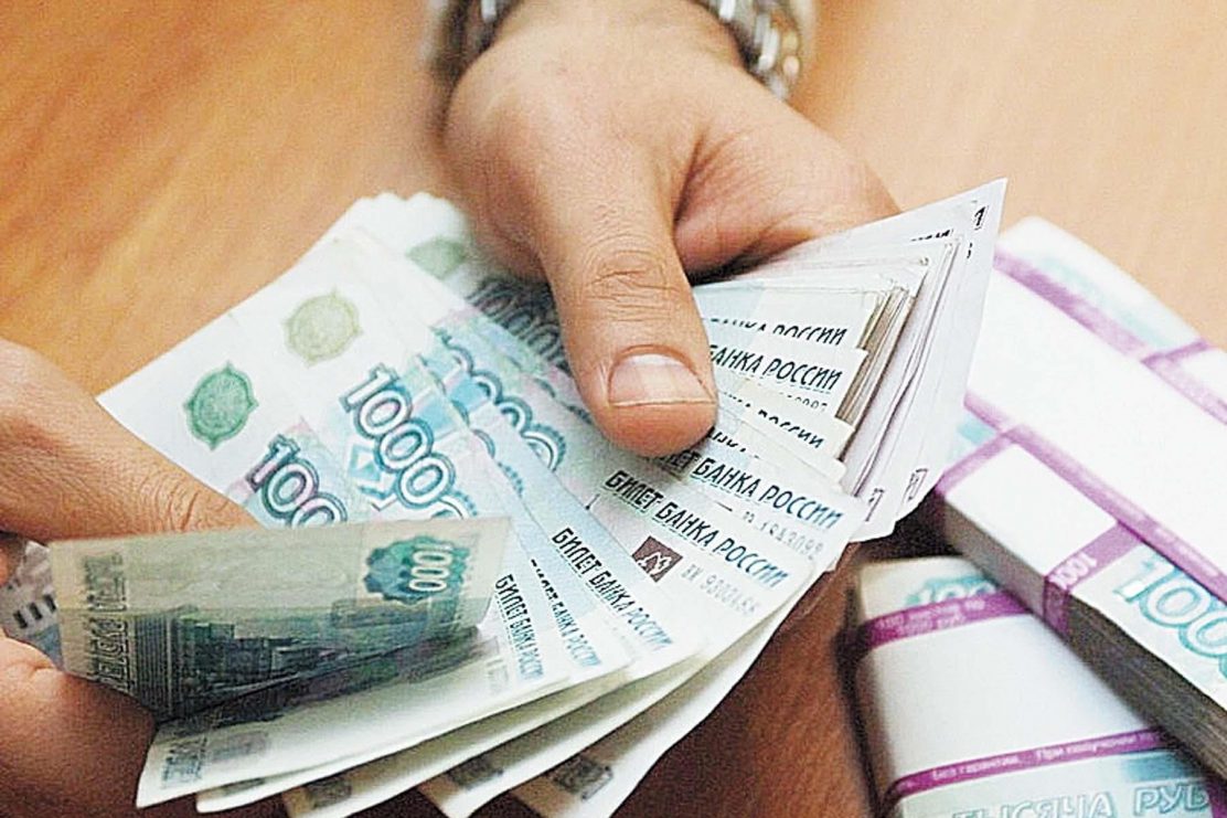 Выксунец оплатил задолженность более 500 тысяч рублей ради загранкомандировки