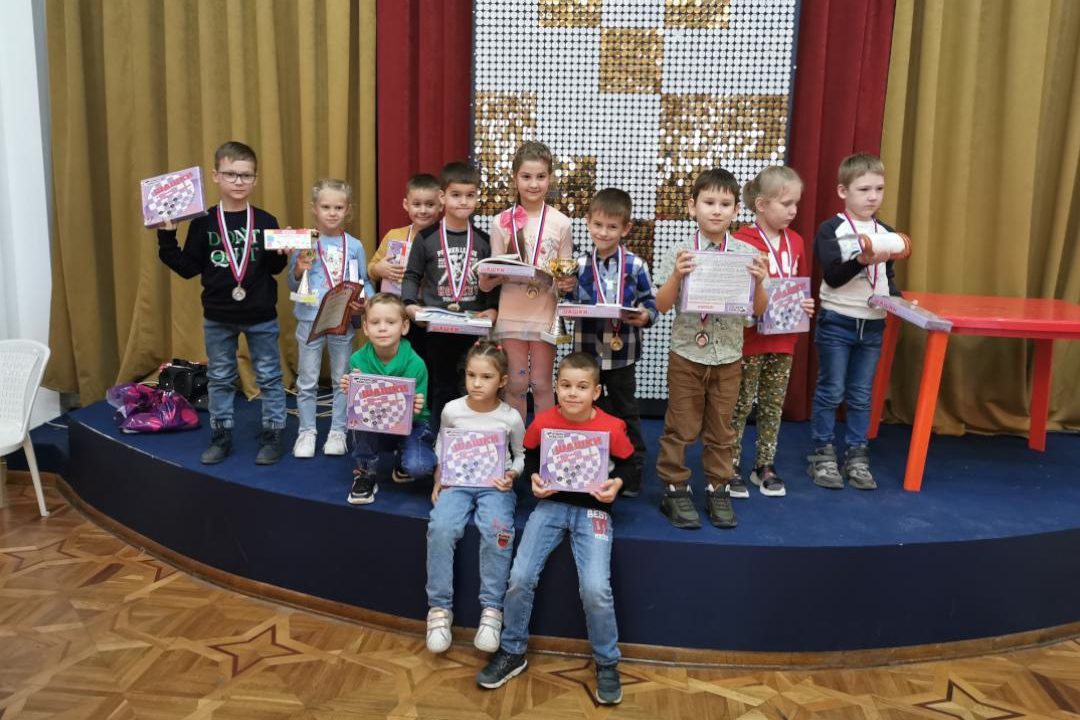Воспитанники детского сада №12 «Дюймовочка» выиграли соревнования по шашкам