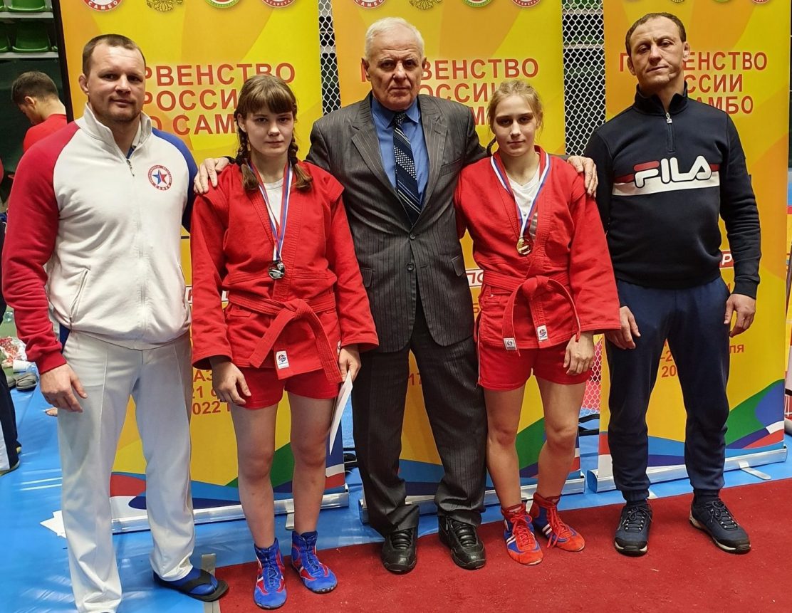 Спортсменки ДЮСШ «Выксунец» отделения «Самбо» Маргарита Барнера и Софья Циброва претендуют на звание «Лучшие в спорте 2022».