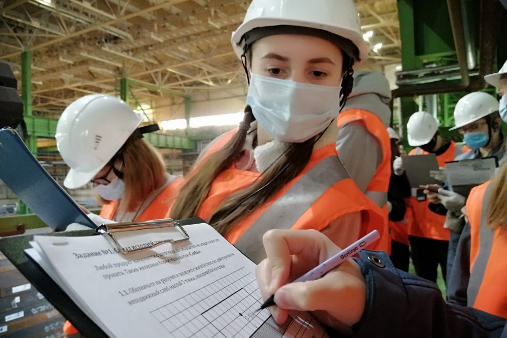 При поддержке ОМК в Выксе прошли инженерные каникулы для старшеклассников