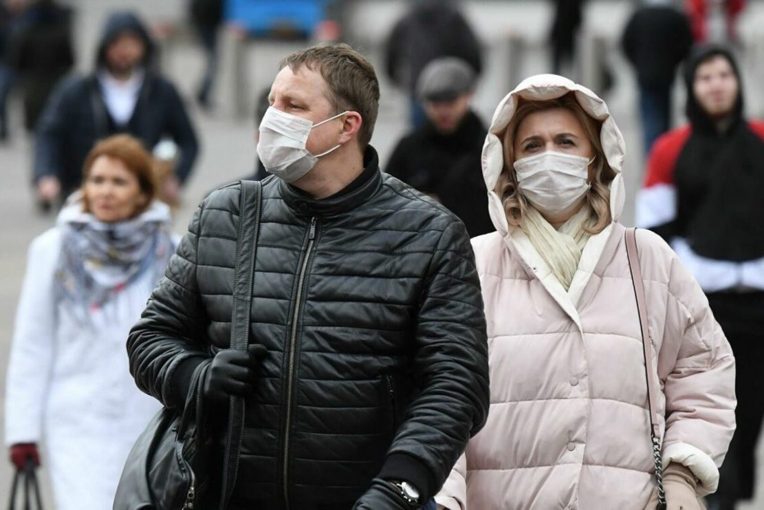 Минздрав рекомендовал россиянам носить маски из-за роста заболеваемости ОРВИ