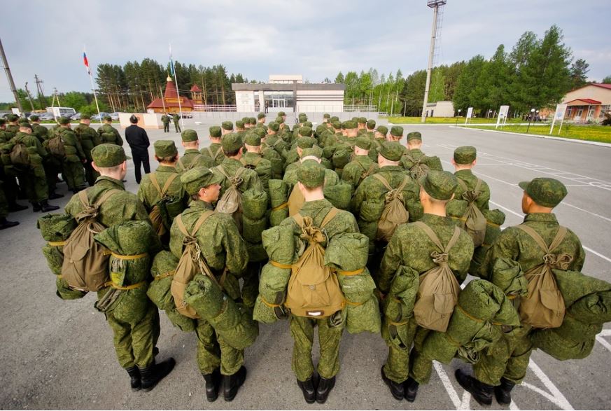 Более 1100 нижегородцев отправились на службу в армию в рамках осеннего призыва