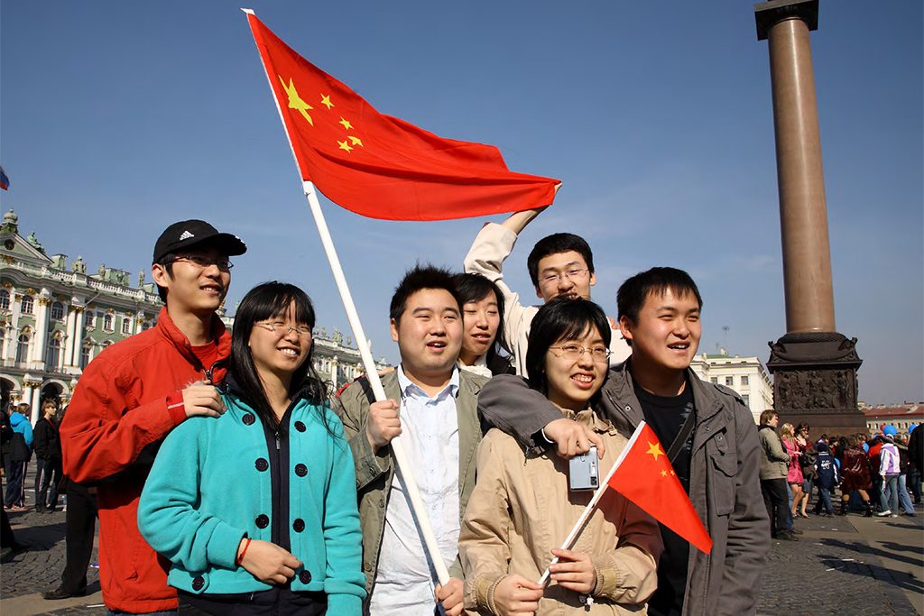 КНР возобновляет групповые туристические поездки в РФ