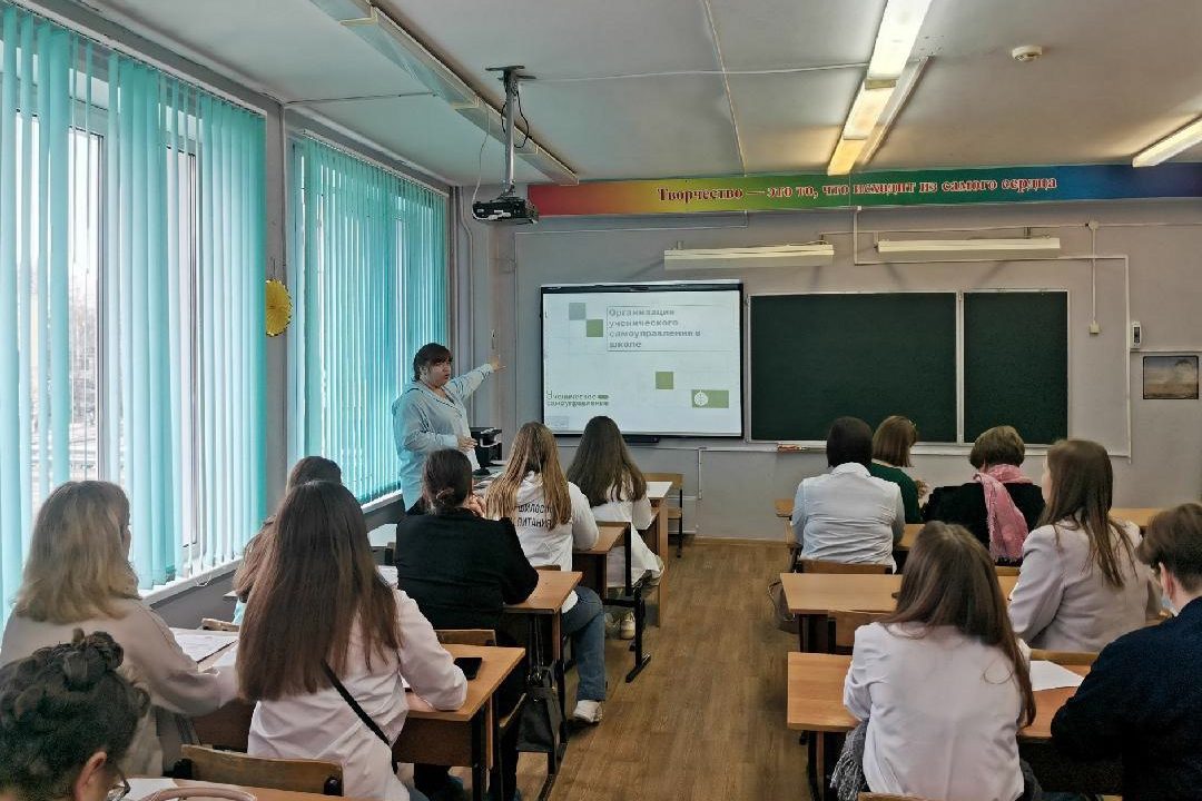 На базе школы №9 состоялся муниципальный форум ученического самоуправления «Наставник в деле»
