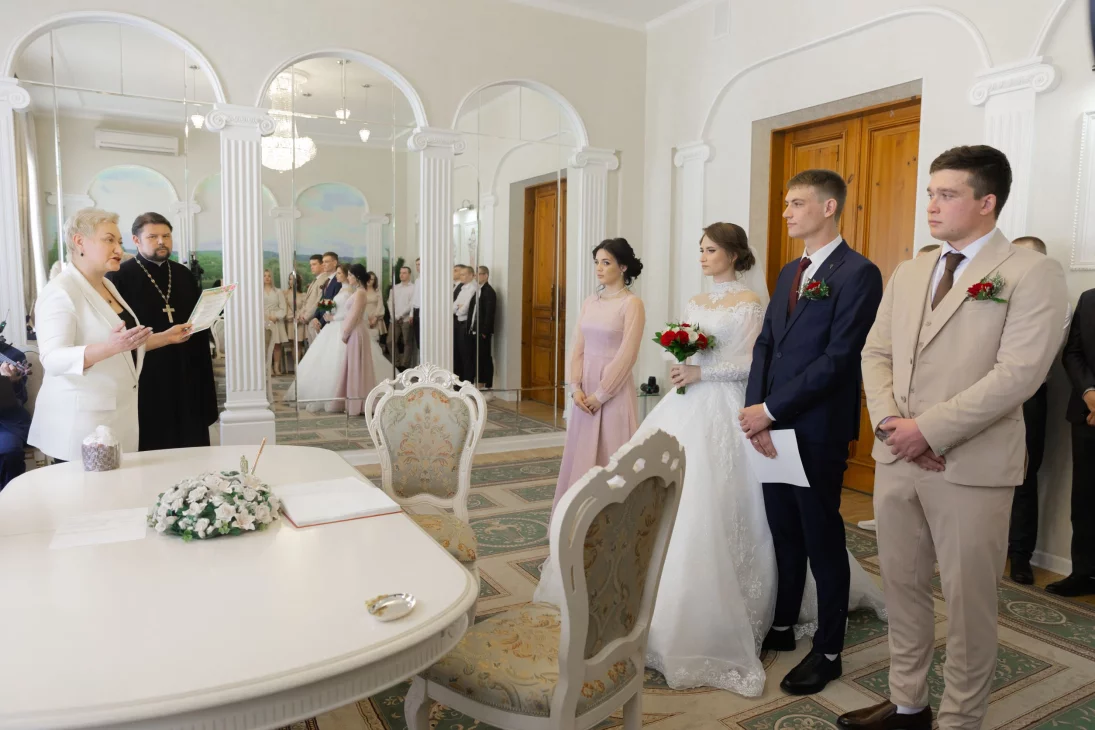 В Нижегородской области 552 пары заключили брак на пасхальной неделе