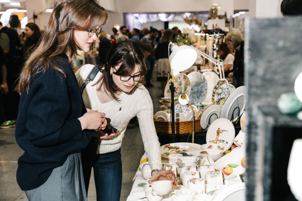 Фонд «ОМК-Участие» помог выксунским мастерам-керамистам посетить крупнейший в России фестиваль керамики 4ceramics