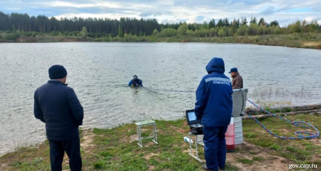 Спасатели в Выксе вытащили из озера тело человека