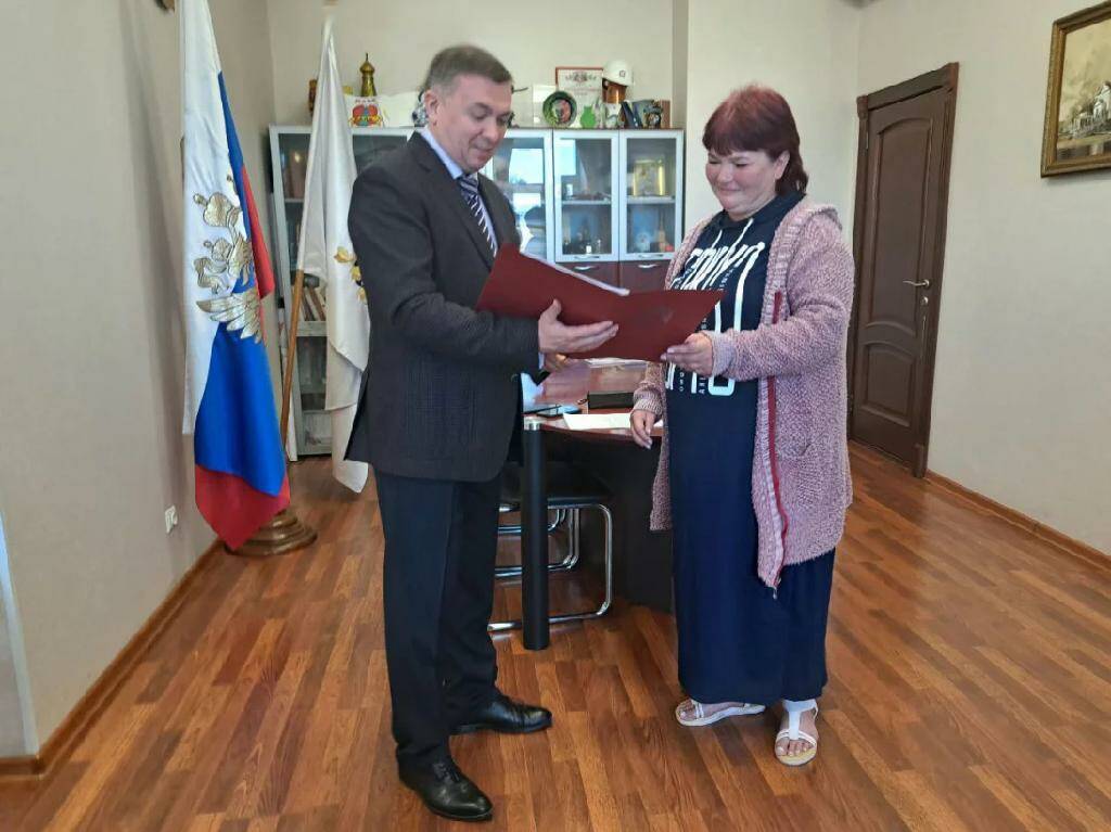 Нижегородское Минимущество вручило тысячный жилищный сертификат для многодетных семей