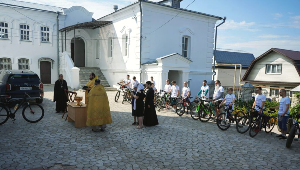 В Выксунской епархии стартовал велопробег «Маршрут спасения»