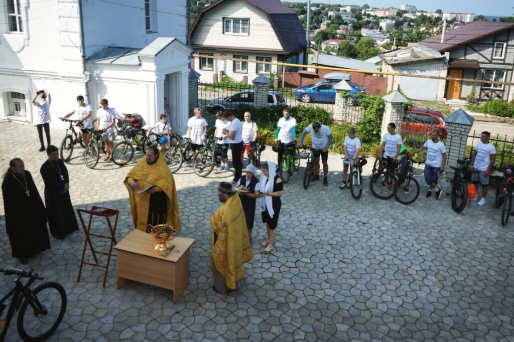 В Выксунской епархии стартовал велопробег «Маршрут спасения»