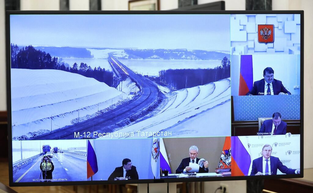 Владимир Путин запустил движение по трассе М-12 от Арзамаса до Казани