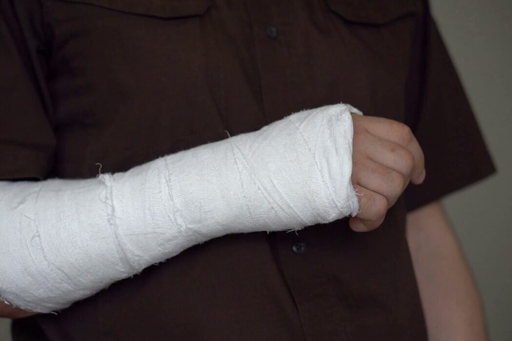 Работник больницы в Выксе получил перелом по пути из отделения в приемный покой