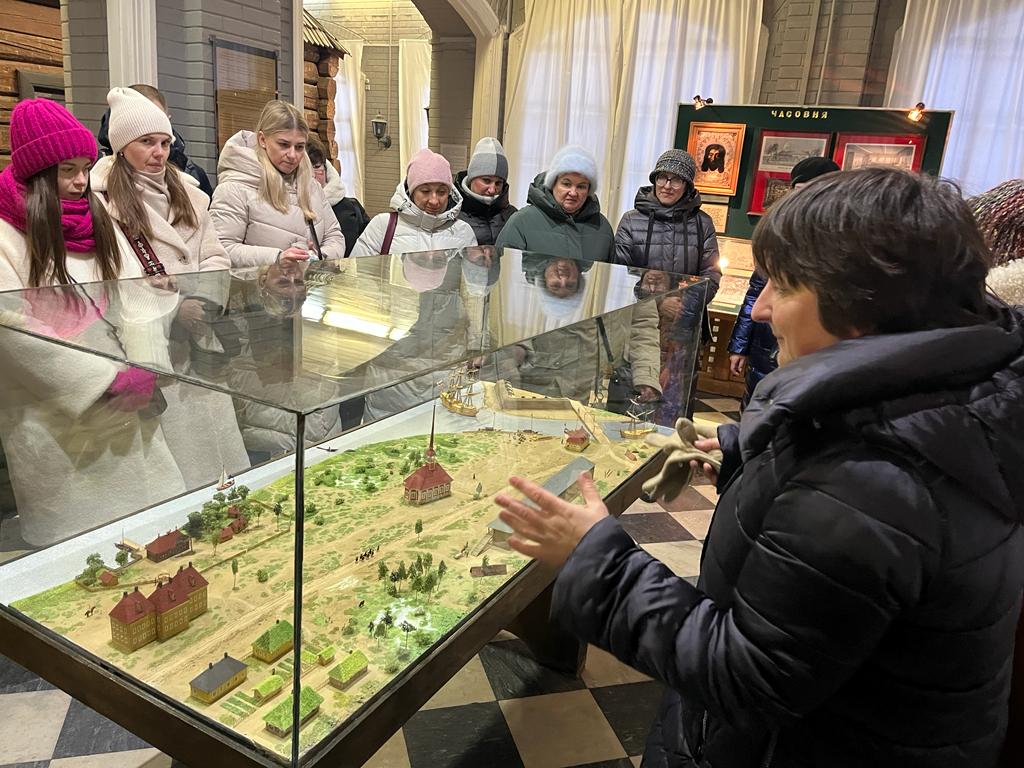 Фонд «ОМК-Участие» организовал для выксунских педагогов образовательные экскурсии по Санкт-Петербургу