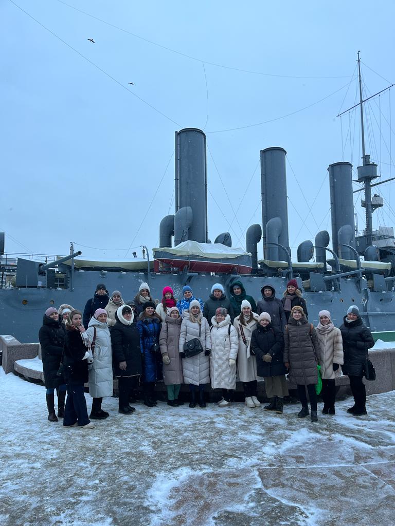 Фонд «ОМК-Участие» организовал для выксунских педагогов образовательные экскурсии по Санкт-Петербургу