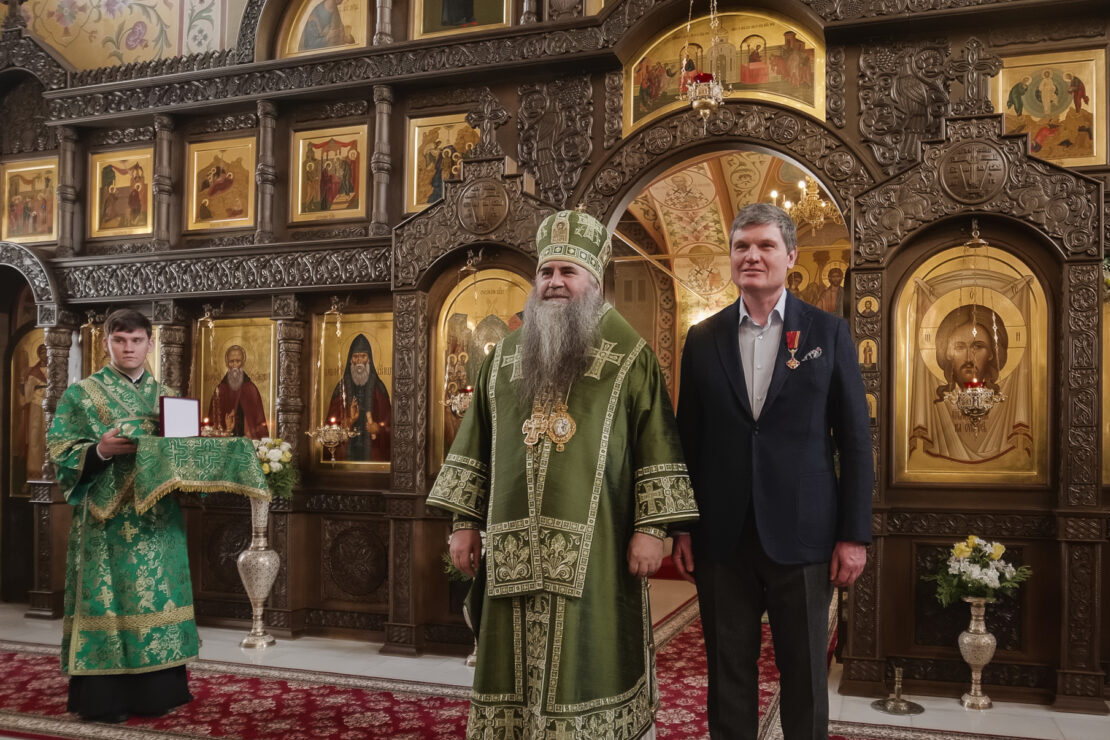 Сотрудникам ОМК вручили награды Выксунской и Нижегородской епархии