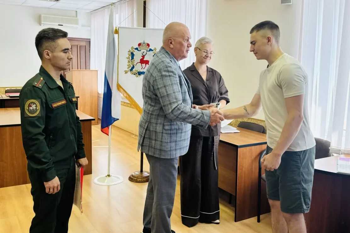 В Выксе состоялось торжественное вручение ключей от квартиры