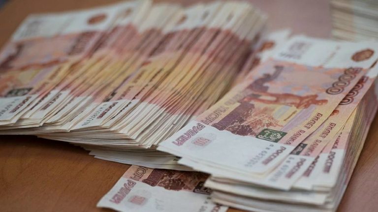 В Выксе мошенники обманули пенсионерку, похитив у неё более 300 тысяч рублей