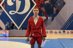 Арсений Девятов получил бронзовую медаль на соревнованиях по самбо